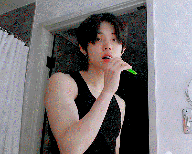 zYxcoK.gif