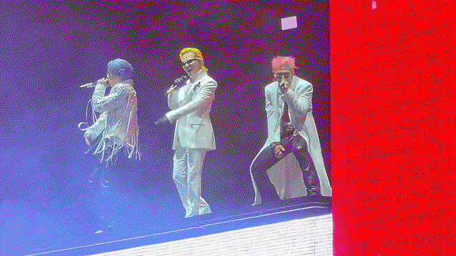 zbjKLo.gif