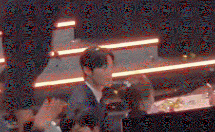 zhWujT.gif